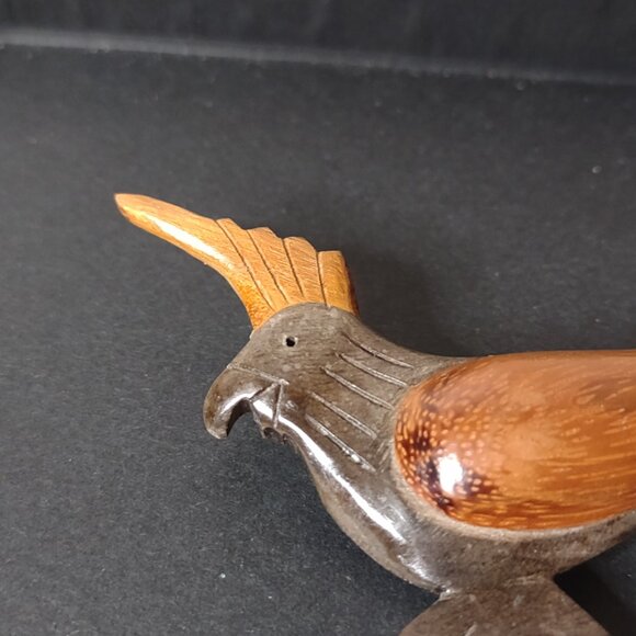 Very Cool Wooden Bird Brooch - Picture 8 of 9